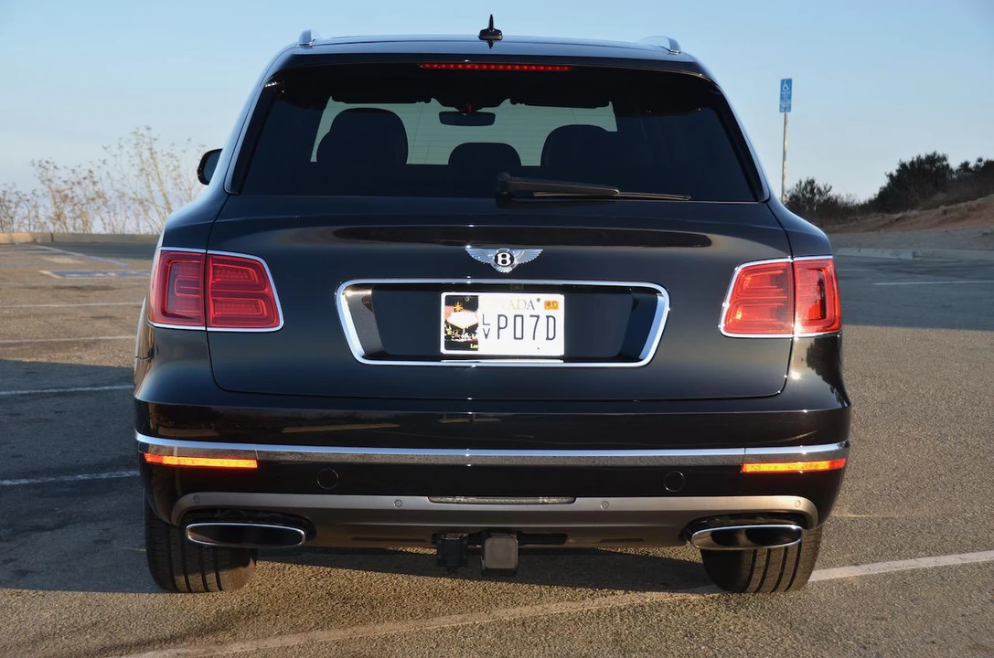 2017 Bentley Bentayga - Image 18 of 31