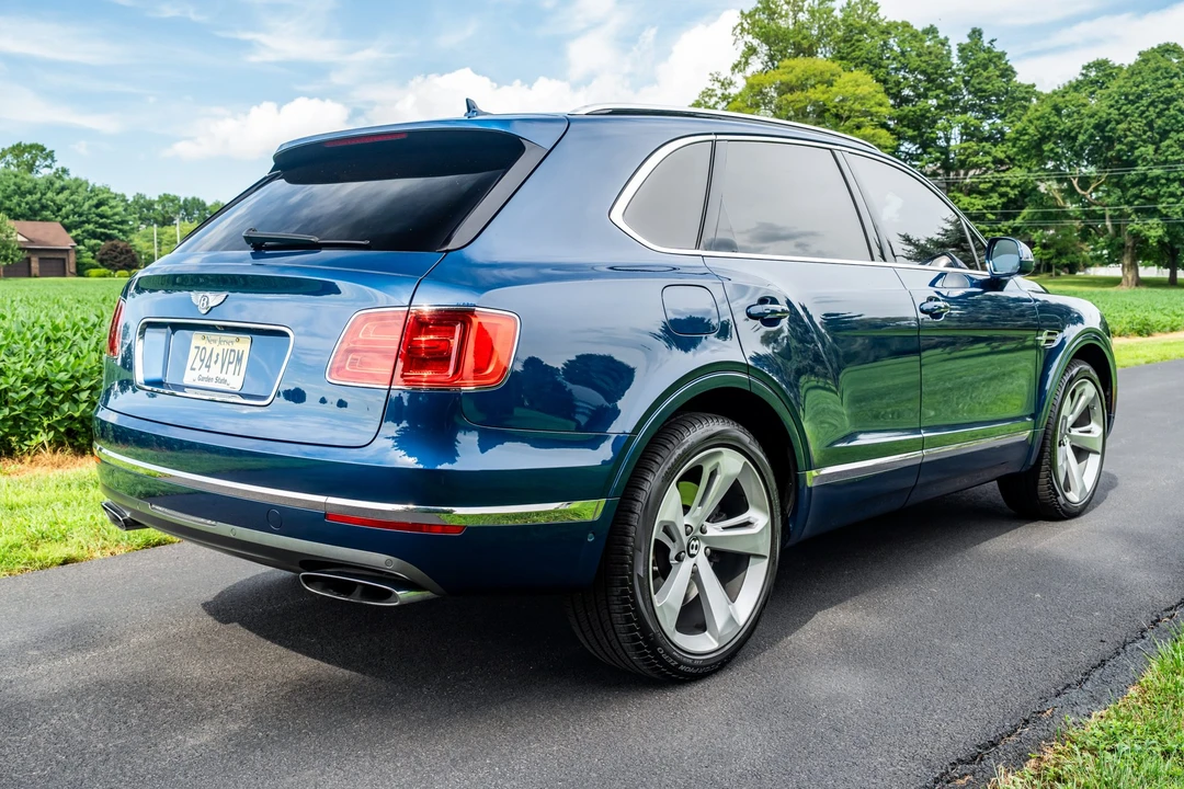 2017 Bentley Bentayga - Image 9 of 31