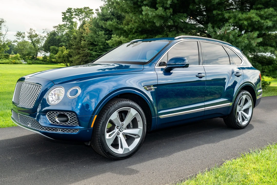 2017 Bentley Bentayga - Image 2 of 31