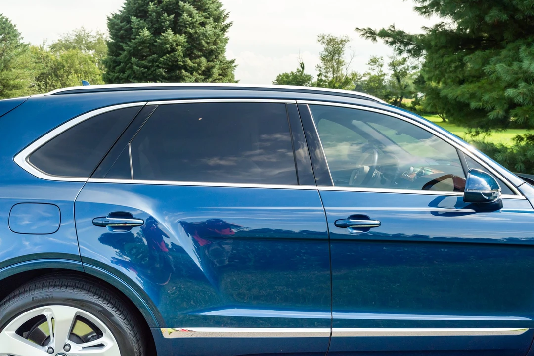 2017 Bentley Bentayga - Image 18 of 31