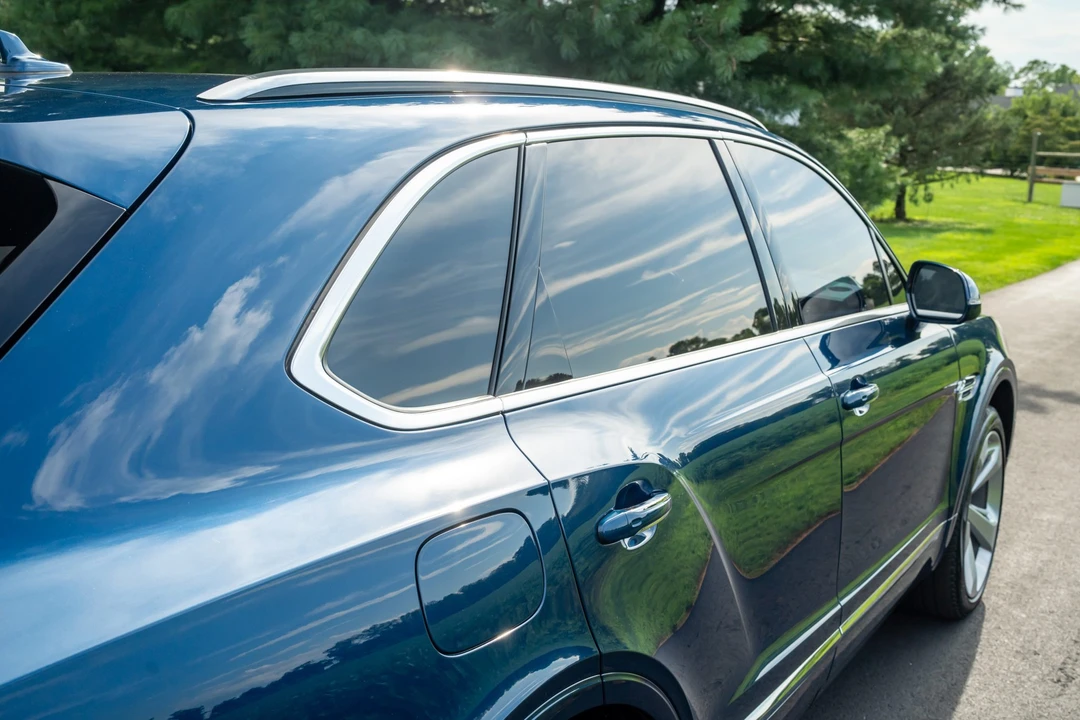2017 Bentley Bentayga - Image 19 of 31