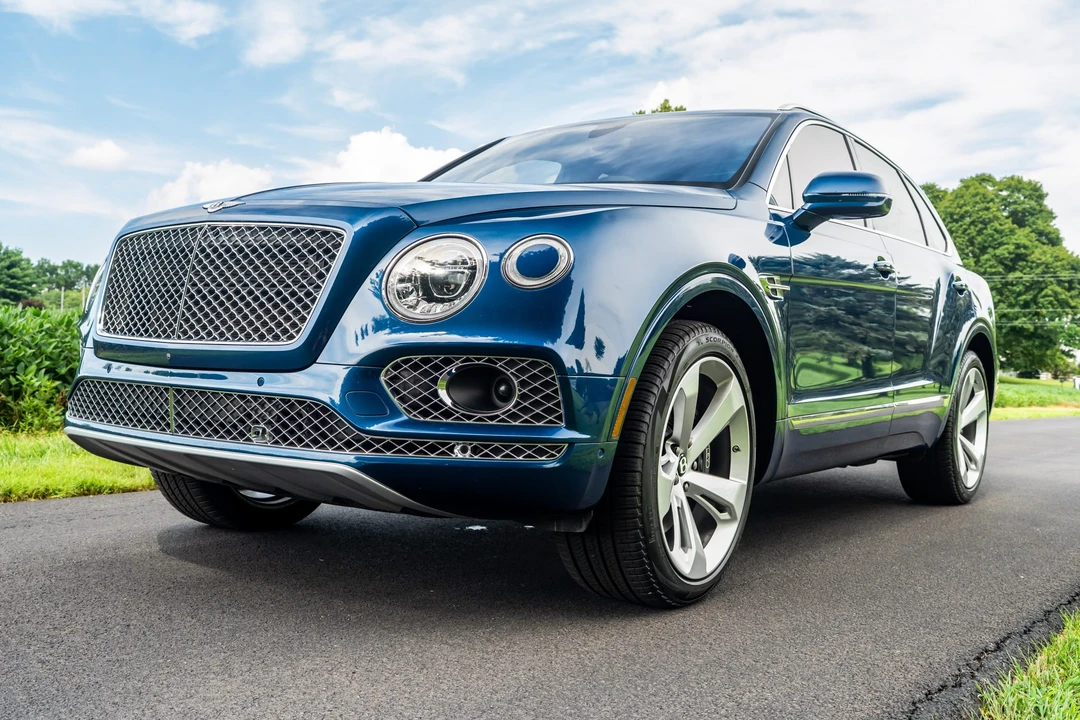 2017 Bentley Bentayga - Image 3 of 31