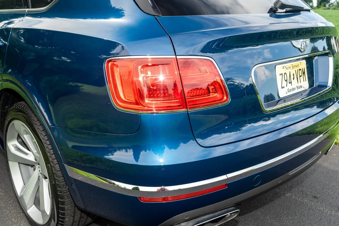 2017 Bentley Bentayga - Image 26 of 31
