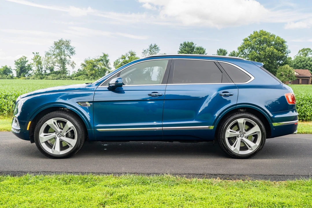 2017 Bentley Bentayga - Image 12 of 31