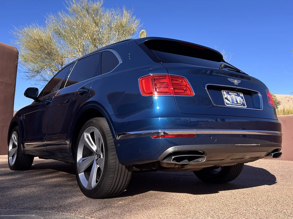2017 Bentley Bentayga - Image 14 of 31