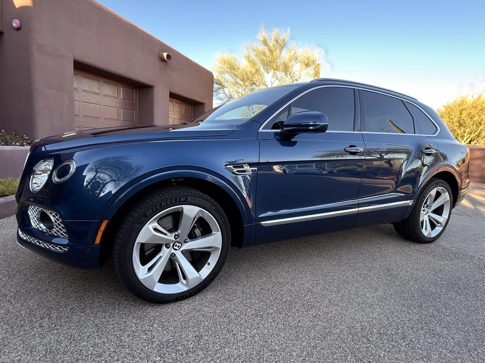 2017 Bentley Bentayga - Image 17 of 31