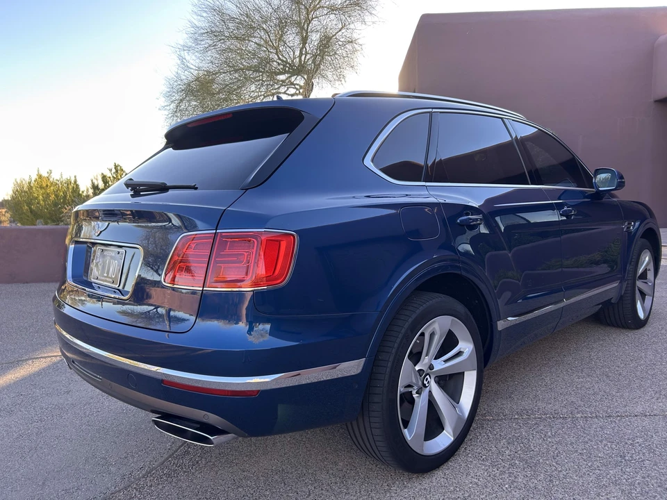 2017 Bentley Bentayga - Image 10 of 31