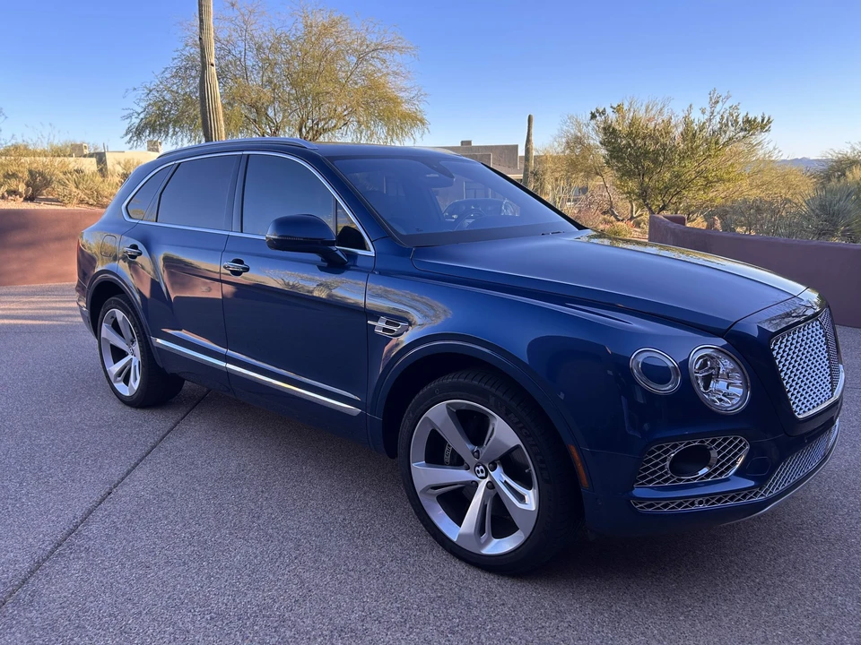 2017 Bentley Bentayga - Image 8 of 31