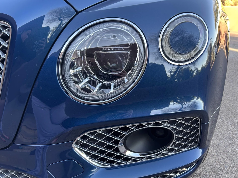2017 Bentley Bentayga - Image 19 of 31