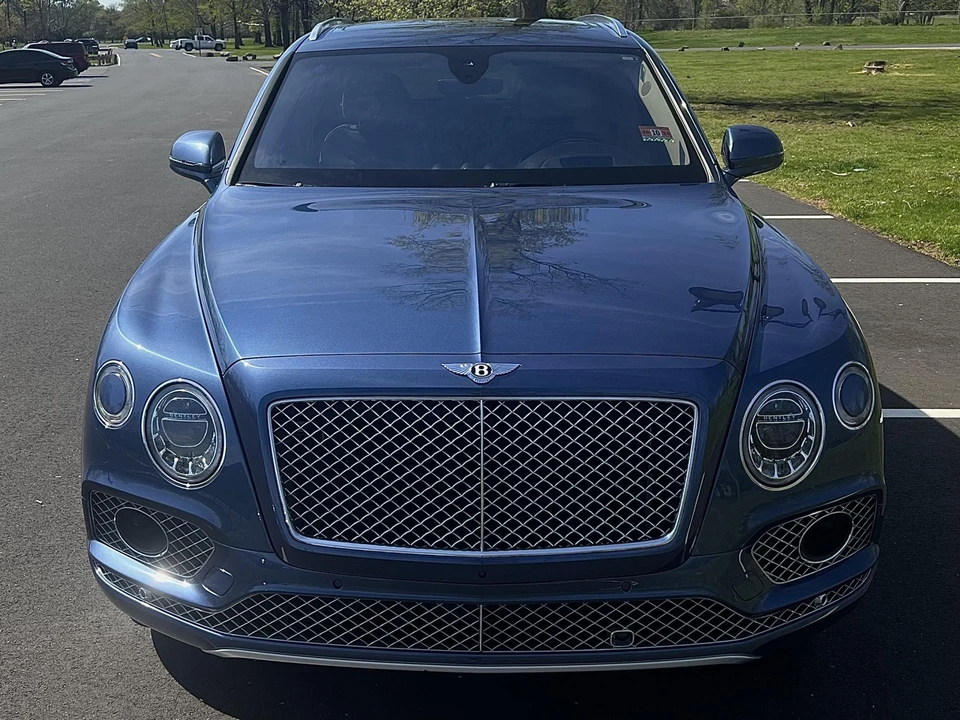2017 Bentley Bentayga - Image 2 of 31