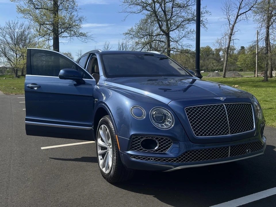 2017 Bentley Bentayga - Image 21 of 31