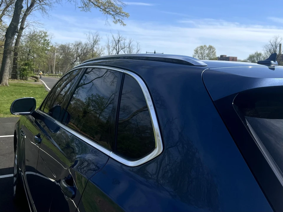 2017 Bentley Bentayga - Image 26 of 31