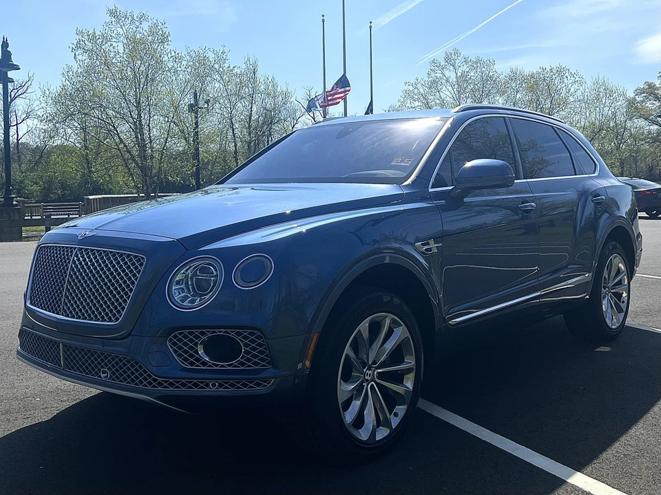 2017 Bentley Bentayga - Image 10 of 31