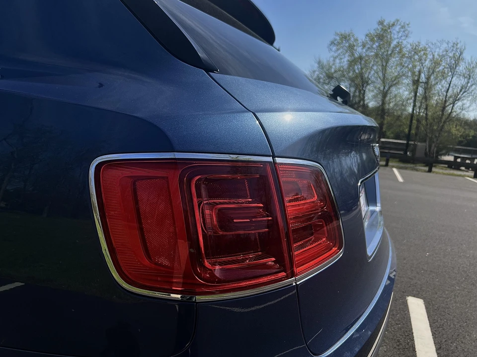2017 Bentley Bentayga - Image 24 of 31