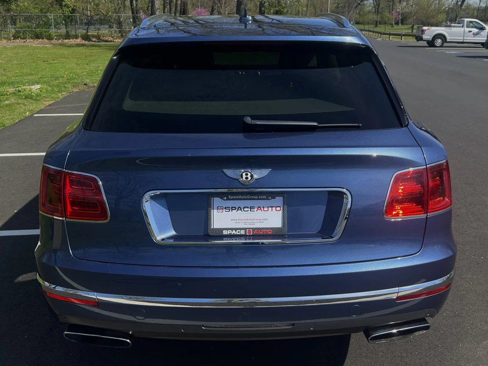 2017 Bentley Bentayga - Image 7 of 31