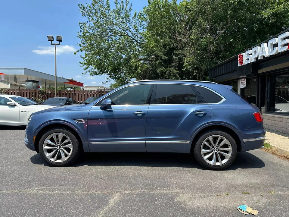2017 Bentley Bentayga - Image 17 of 31