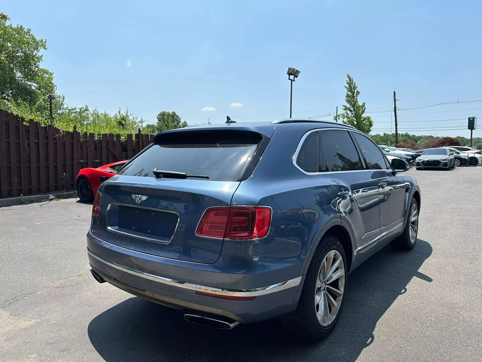 2017 Bentley Bentayga - Image 14 of 31