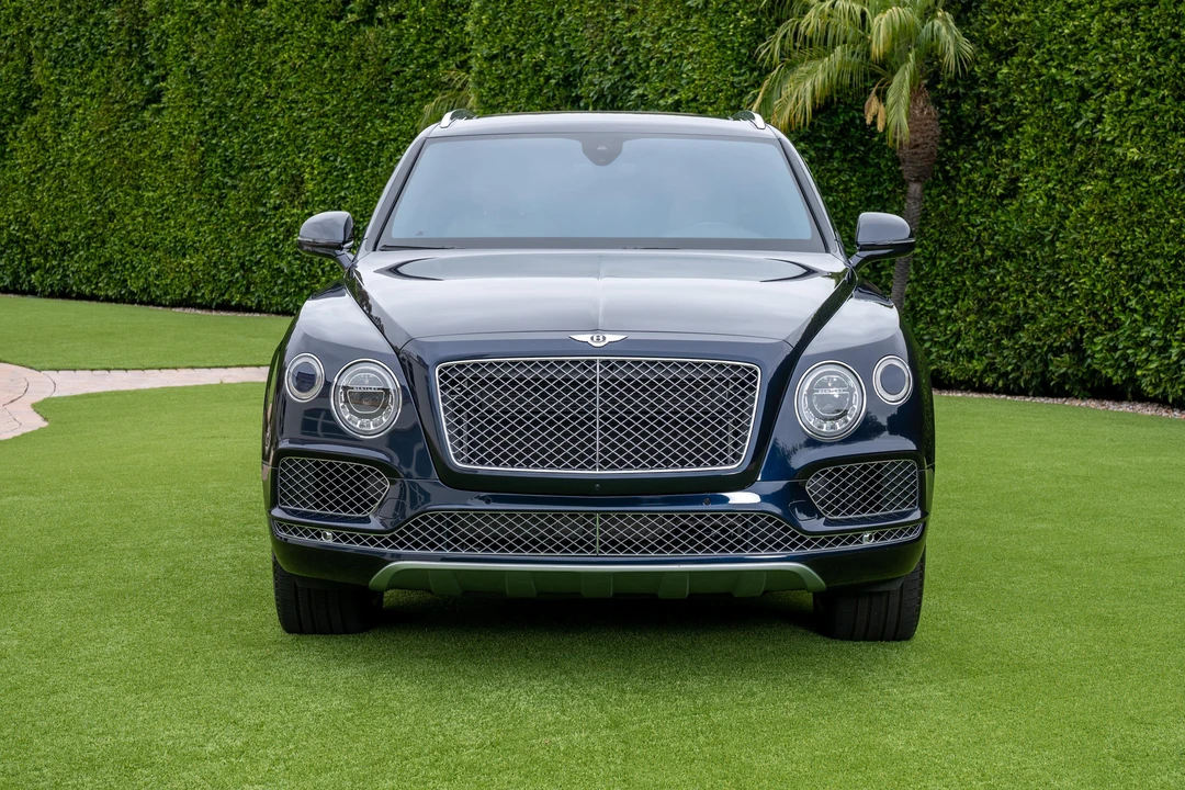 2017 Bentley Bentayga - Image 2 of 31