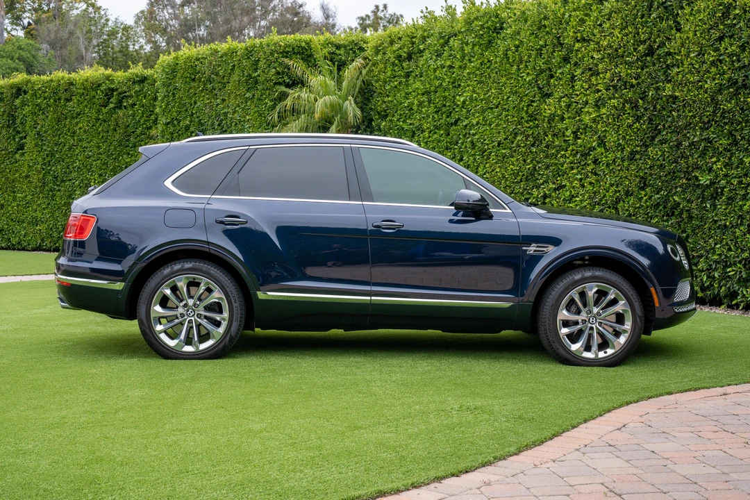 2017 Bentley Bentayga - Image 3 of 31