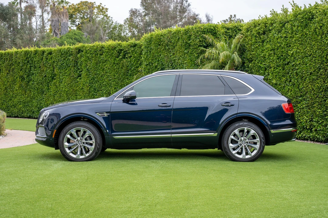 2017 Bentley Bentayga - Image 9 of 31