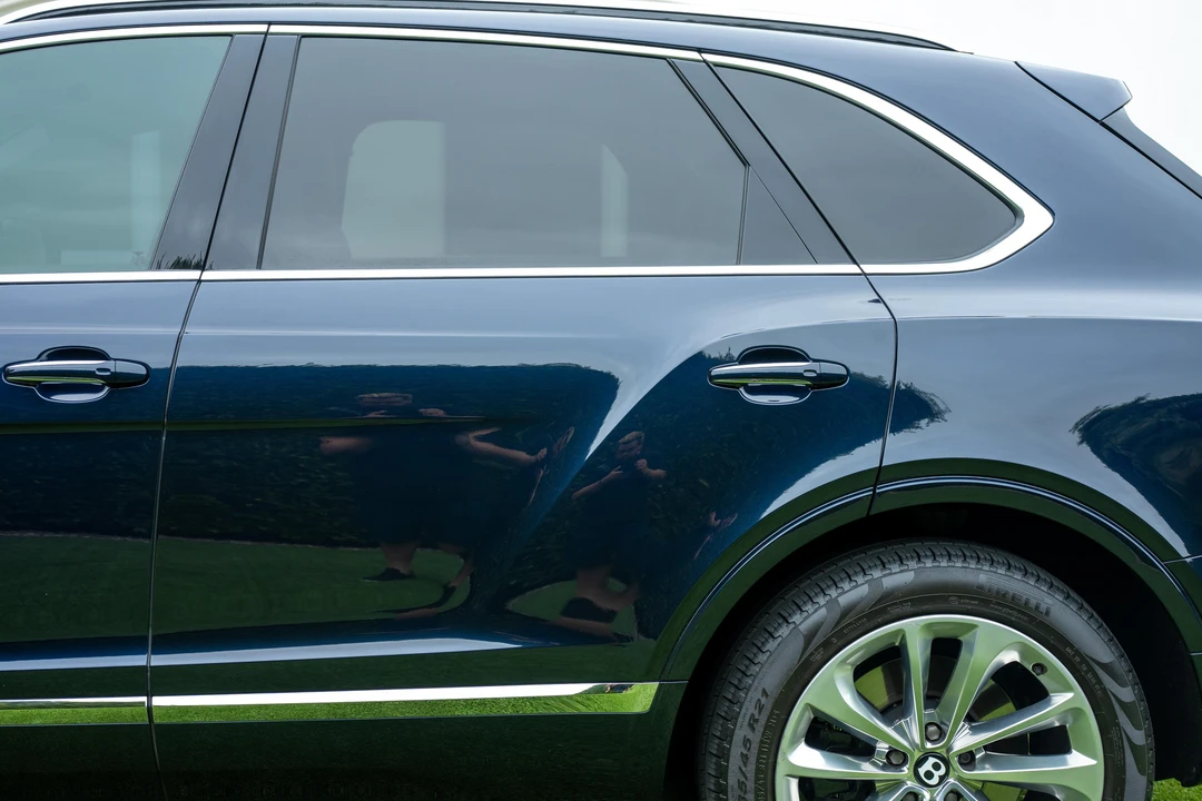 2017 Bentley Bentayga - Image 27 of 31
