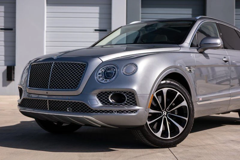 2017 Bentley Bentayga - Image 9 of 29