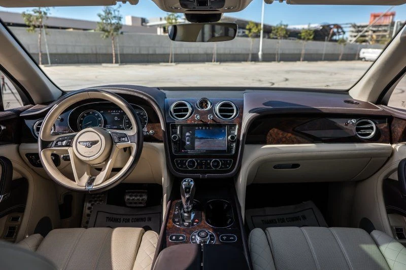 2017 Bentley Bentayga - Image 23 of 29