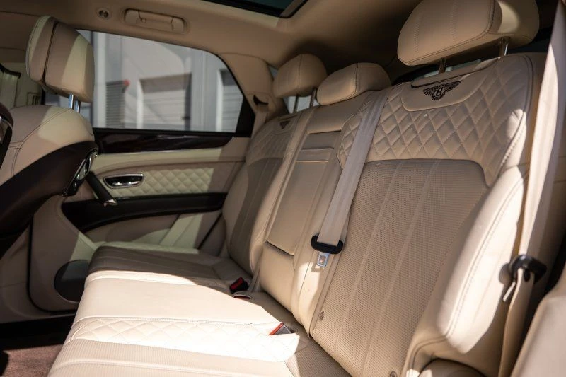 2017 Bentley Bentayga - Image 21 of 29