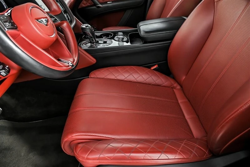 2017 Bentley Bentayga - Image 17 of 31