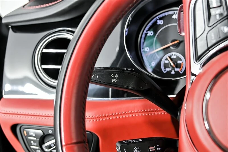 2017 Bentley Bentayga - Image 28 of 31