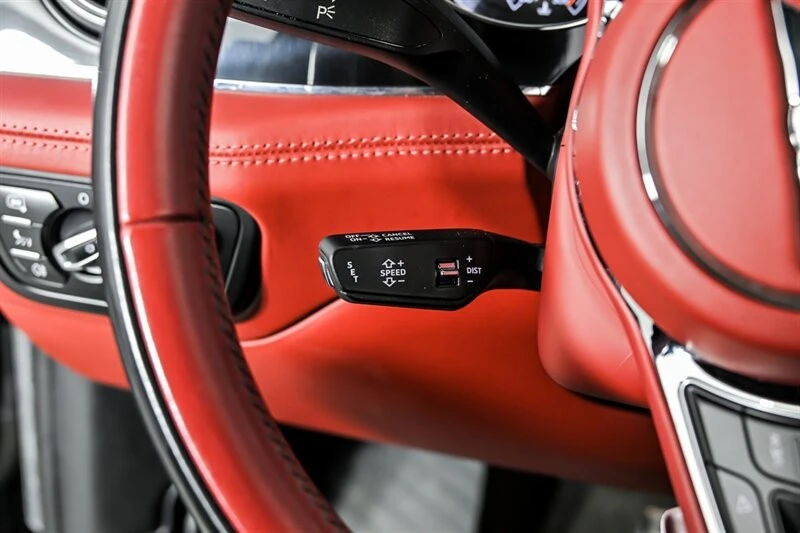 2017 Bentley Bentayga - Image 29 of 31