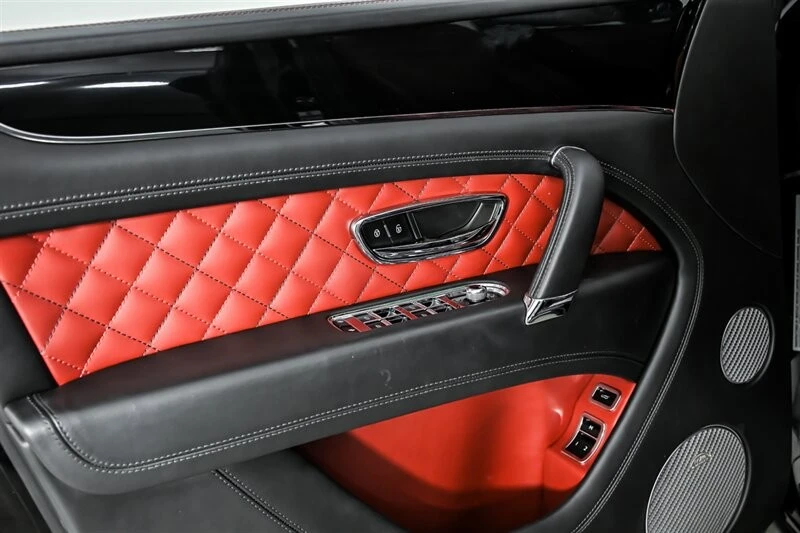2017 Bentley Bentayga - Image 13 of 31