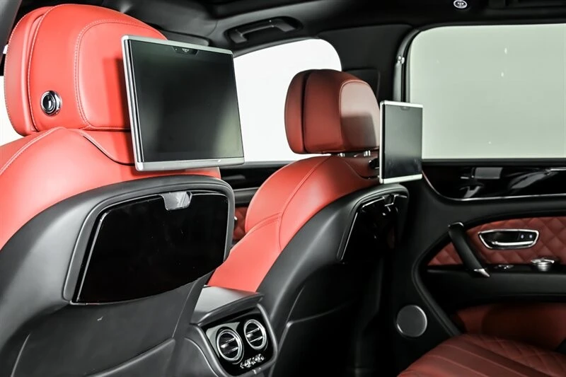 2017 Bentley Bentayga - Image 21 of 31