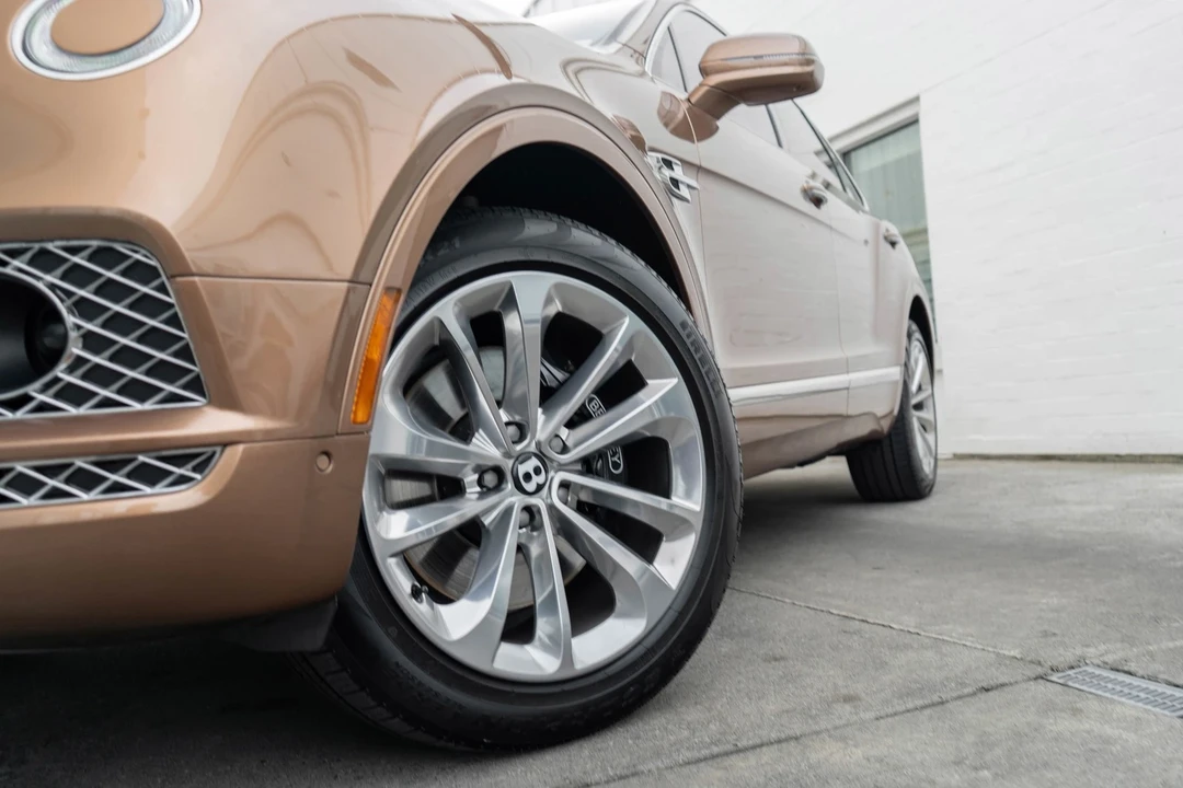 2017 Bentley Bentayga - Image 3 of 21