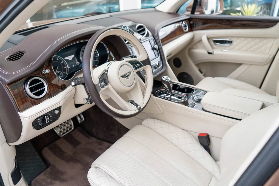 2017 Bentley Bentayga - Image 7 of 21