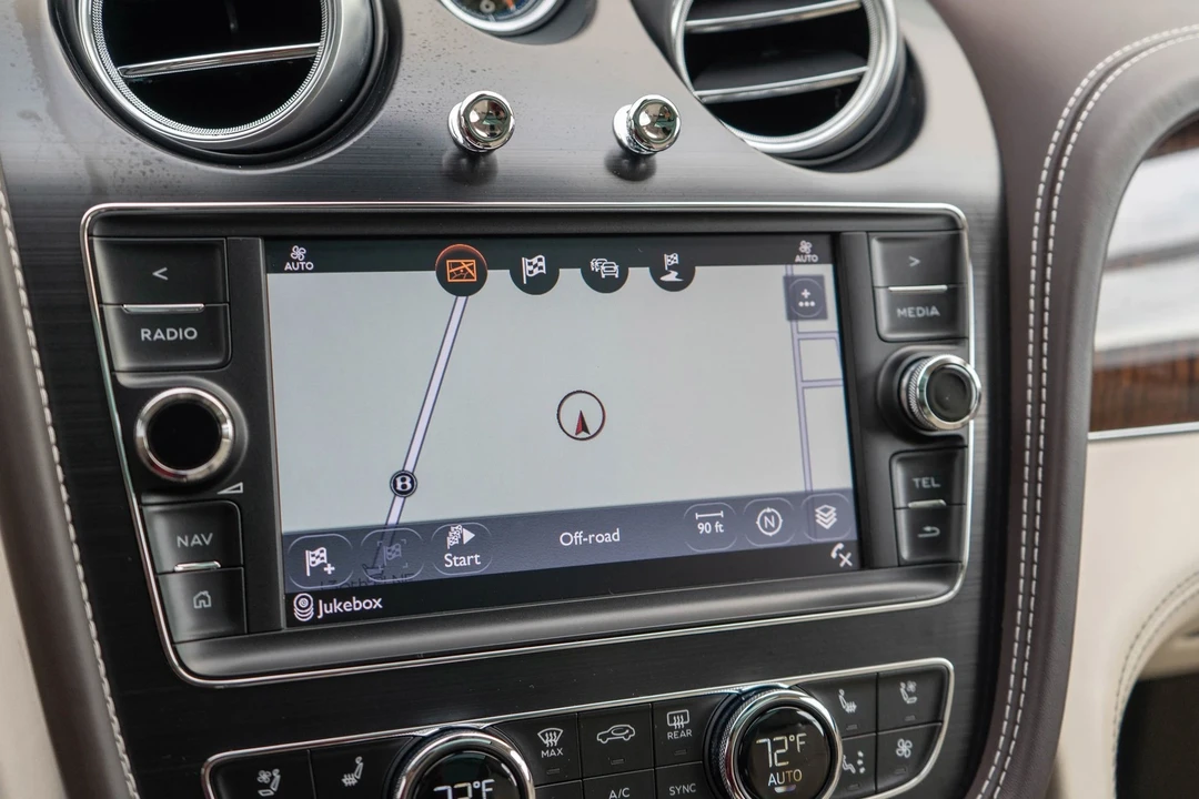 2017 Bentley Bentayga - Image 20 of 21