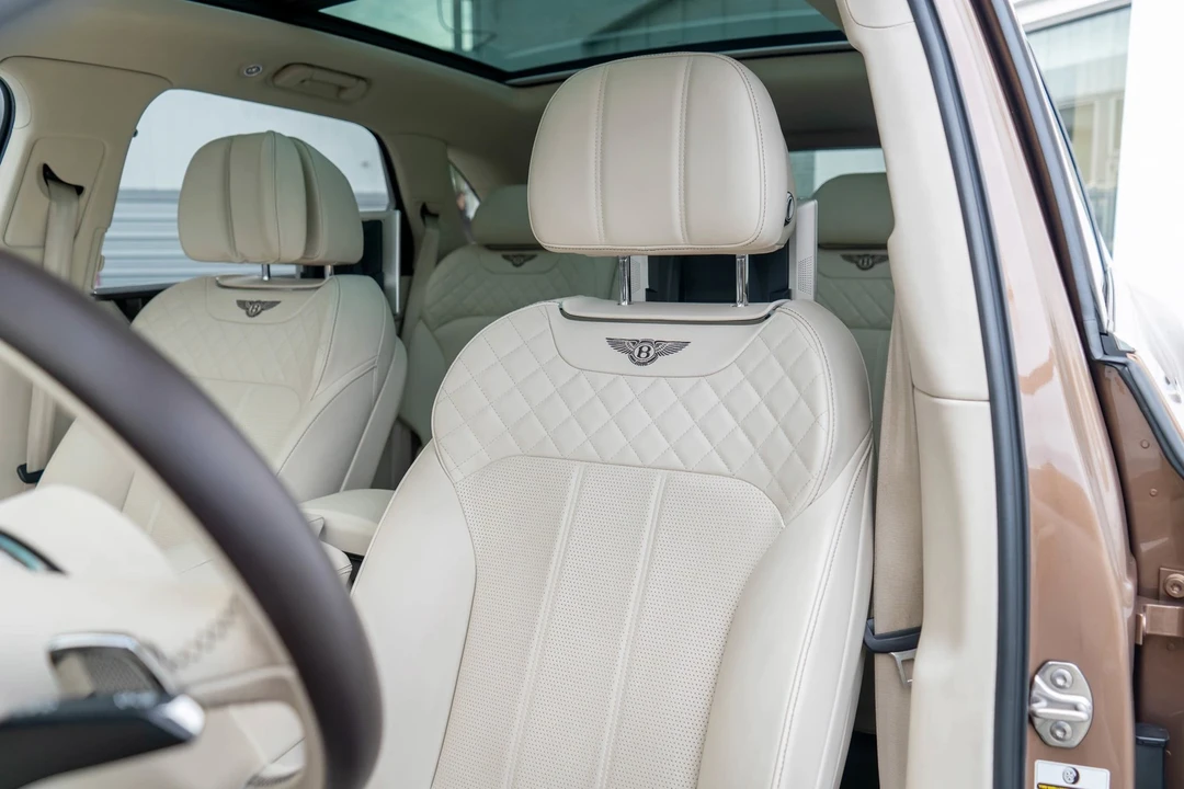 2017 Bentley Bentayga - Image 8 of 21
