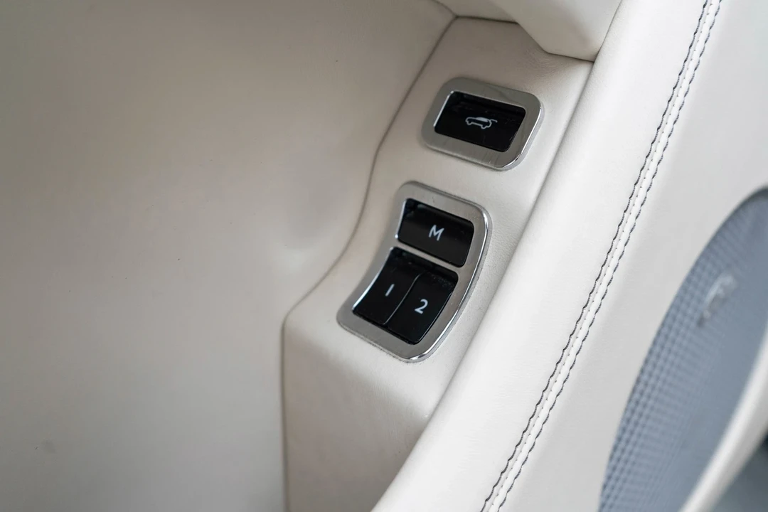 2017 Bentley Bentayga - Image 12 of 21