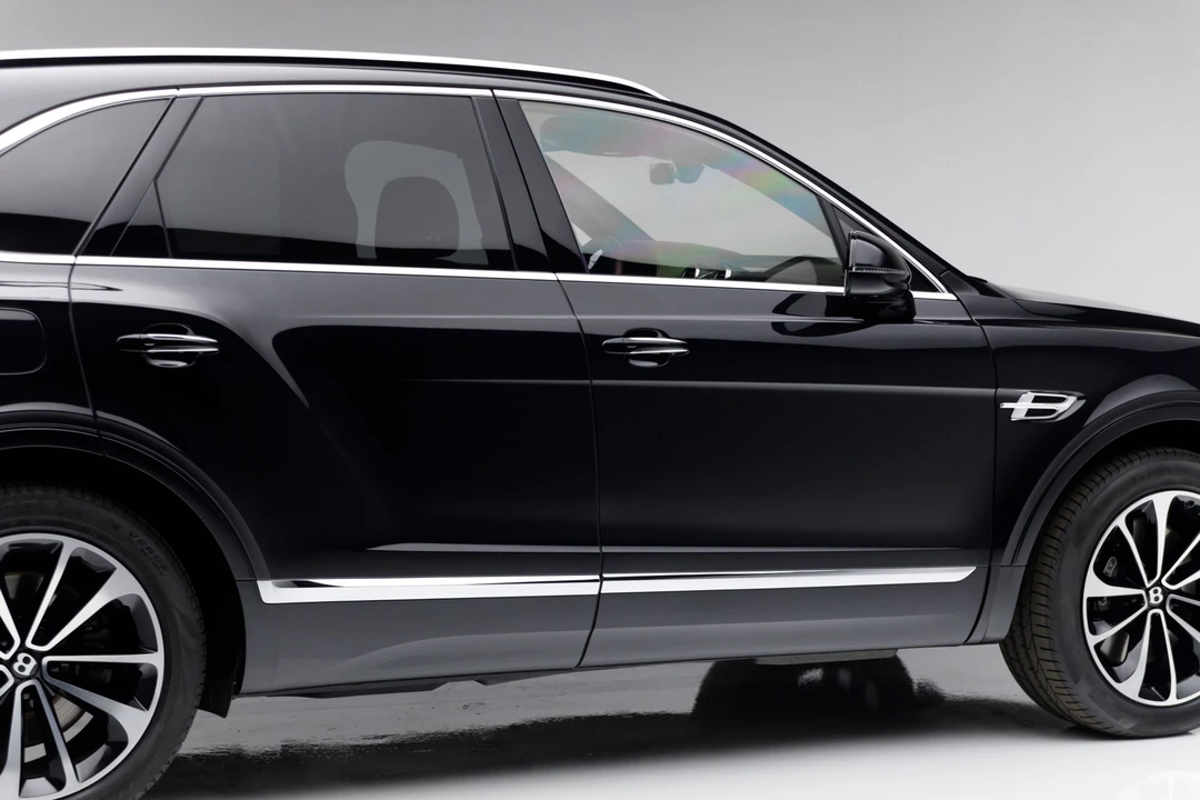 2017 Bentley Bentayga - Image 24 of 31