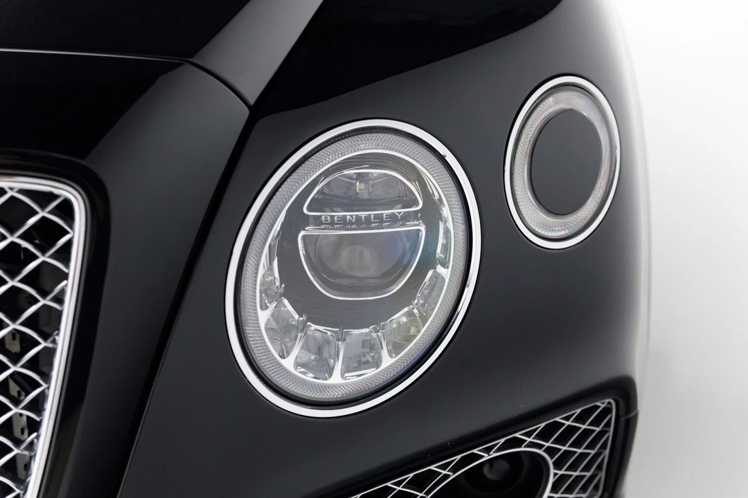 2017 Bentley Bentayga - Image 27 of 31
