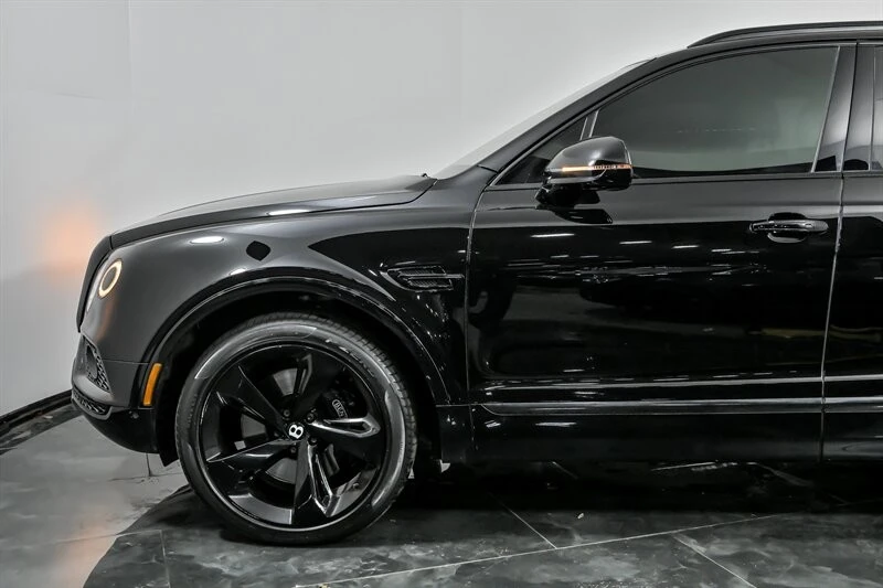 2017 Bentley Bentayga - Image 5 of 21