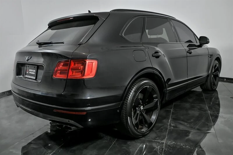 2017 Bentley Bentayga - Image 9 of 21