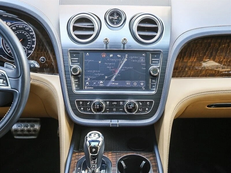 2017 Bentley Bentayga - Image 16 of 21