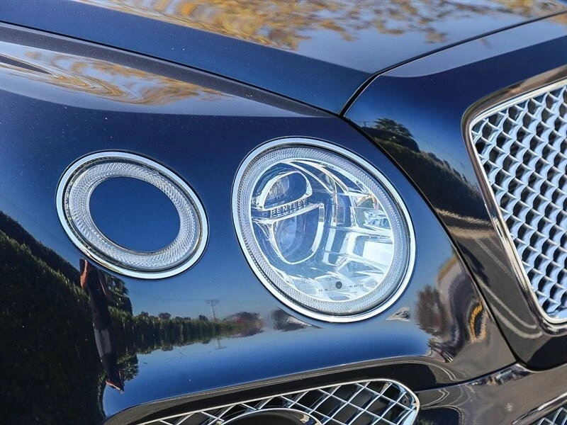 2017 Bentley Bentayga - Image 9 of 21