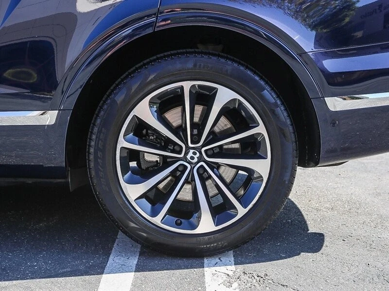 2017 Bentley Bentayga - Image 12 of 21