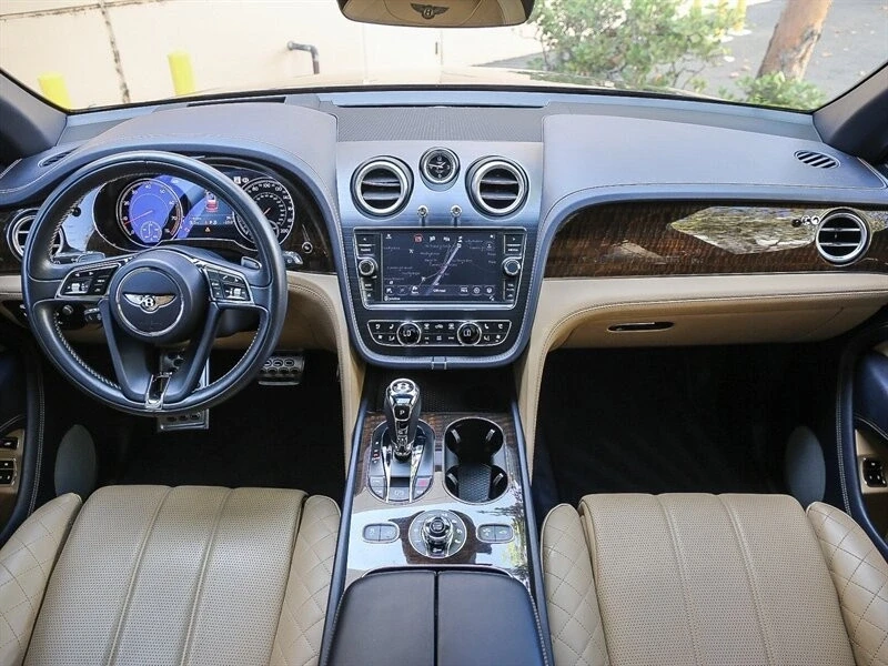 2017 Bentley Bentayga - Image 15 of 21
