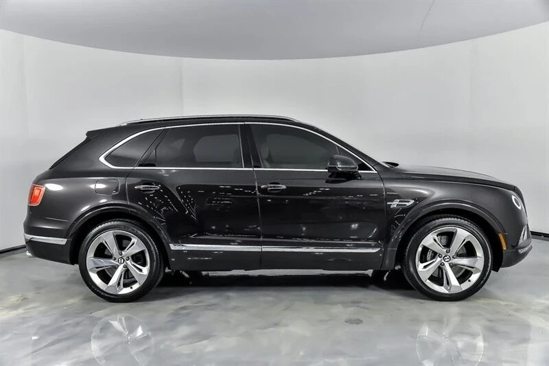 2017 Bentley Bentayga - Image 13 of 21