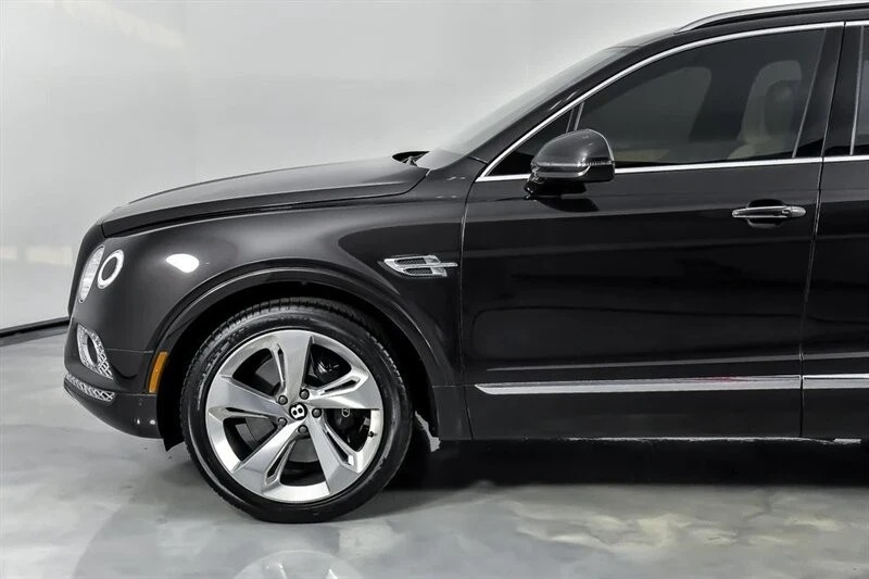 2017 Bentley Bentayga - Image 6 of 12