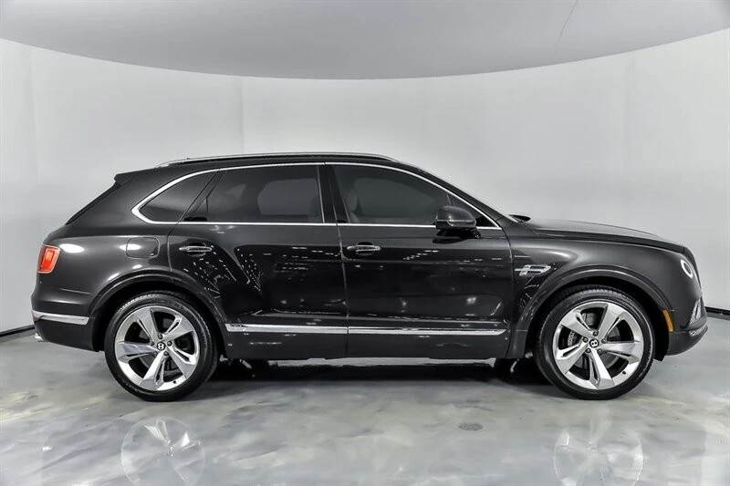2017 Bentley Bentayga - Image 13 of 21