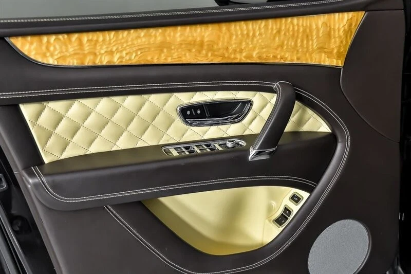 2017 Bentley Bentayga - Image 17 of 21